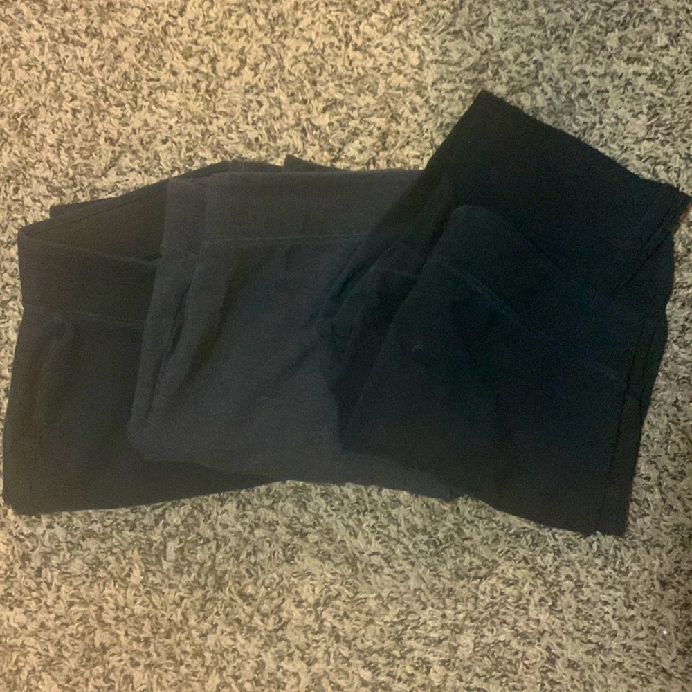 3 size Medium old navy leggings. 2 black 1 gray